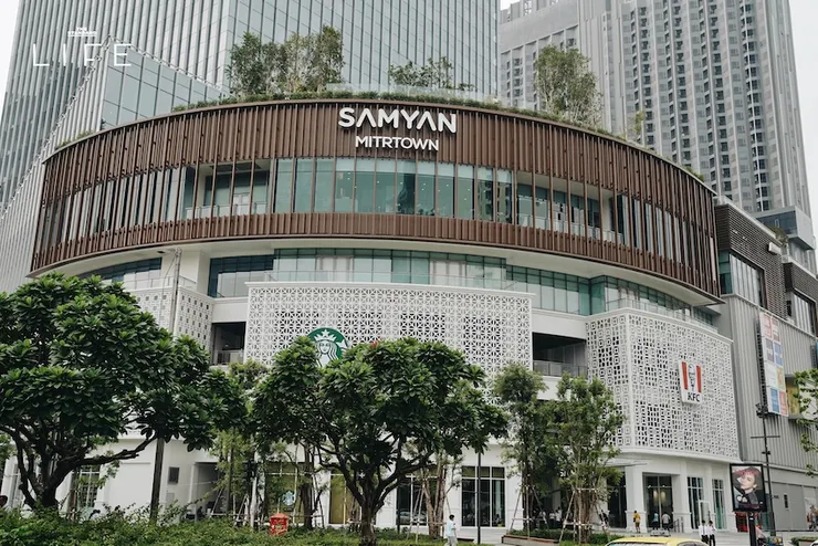 圖片取自 The Standard – 20 อาคารในกรุงเทพฯ ที่แค่เดินเข้าไปก็ได้สัมผัสกับธรรมชาติ!