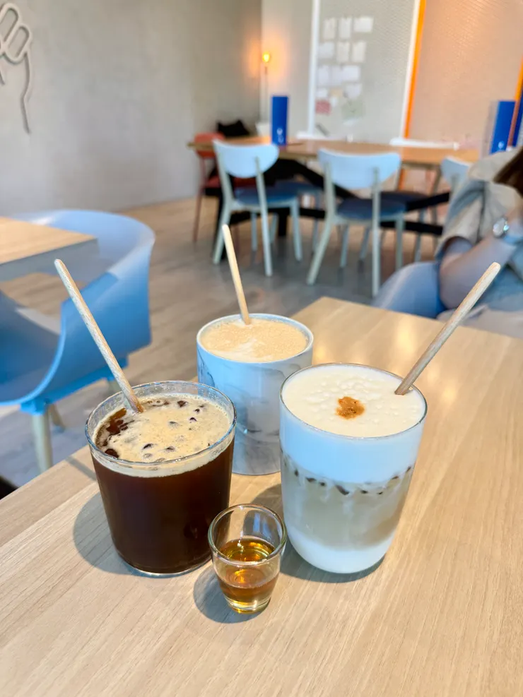 伯爵紅茶 I 套餐飲品  &  伯爵茶歐蕾 H 135元  &  咖啡拿鐵 I 135元