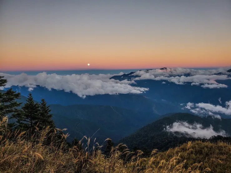 一個人下山獨自欣賞這一幕幕秋日美景