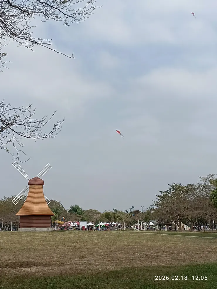 麗陽窩心風拂輕，皆自拍攝