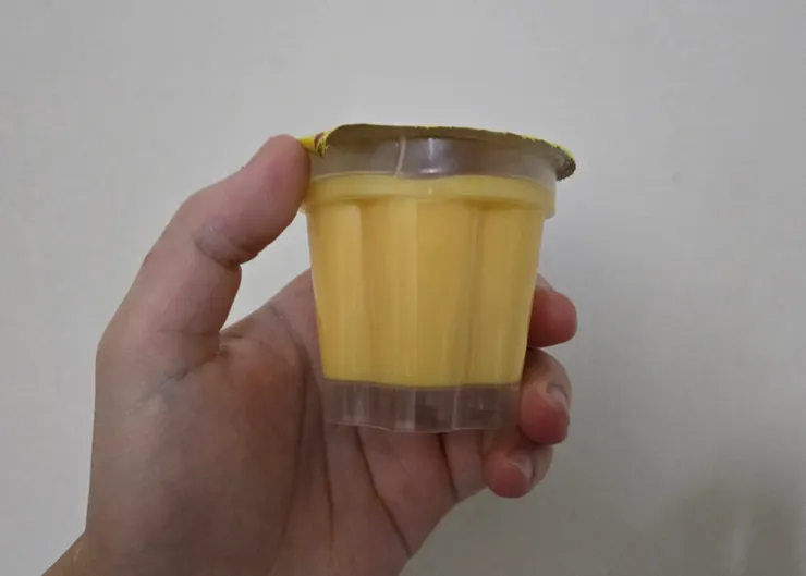 從側面就可以看到底層完全沒有焦糖