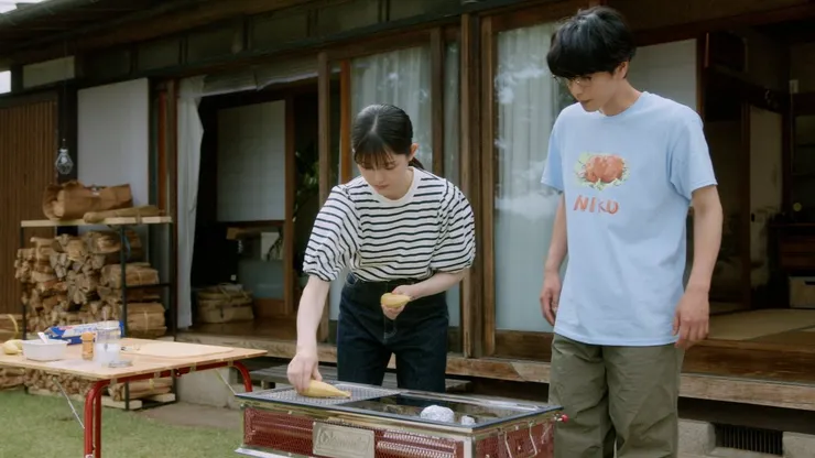 小夫妻的火烤料理,甚至連水果都能拿來烤耶!