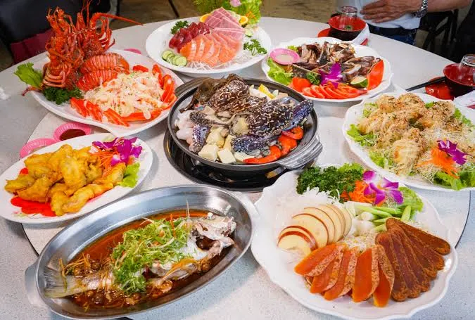 滿滿生猛海鮮料理（圖片截圖於網路）