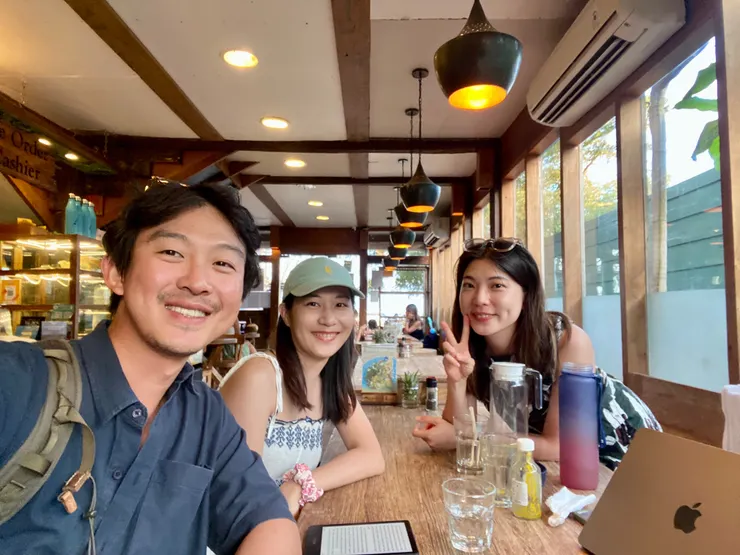 咖啡廳辦公時認識隔壁桌的韓國獨旅歐爸ＸＤ