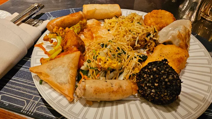 右下角就是英國特色菜米布丁!有點像是我們的豬血糕!