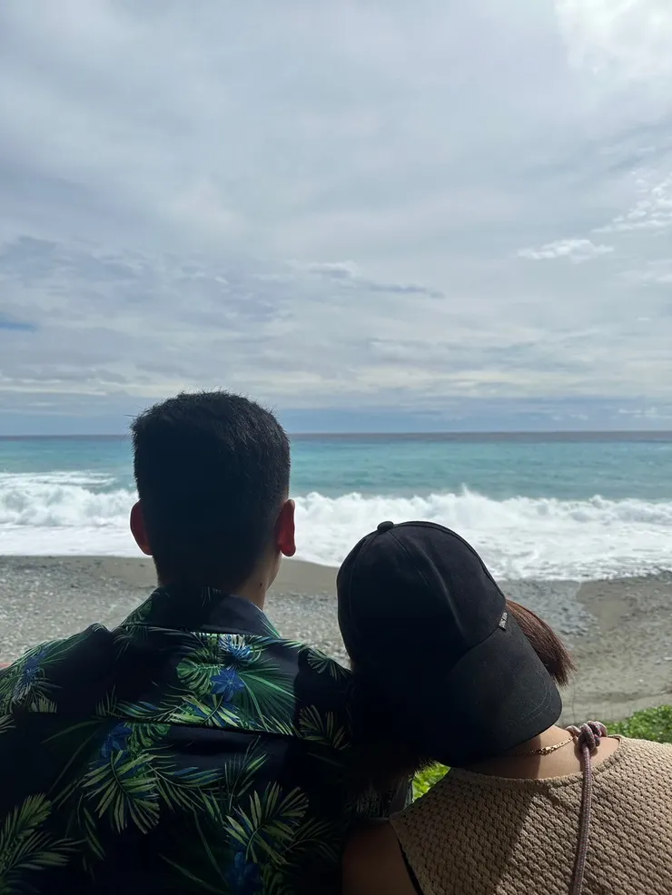 / 謝謝老鄧的朋友 幫我們跟蘭嶼的海合影！ /