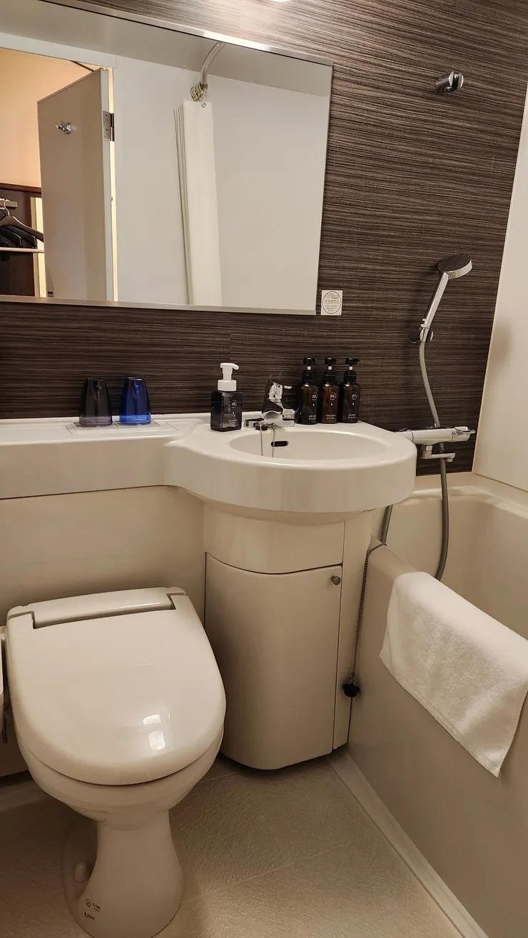 商務旅館風的浴室