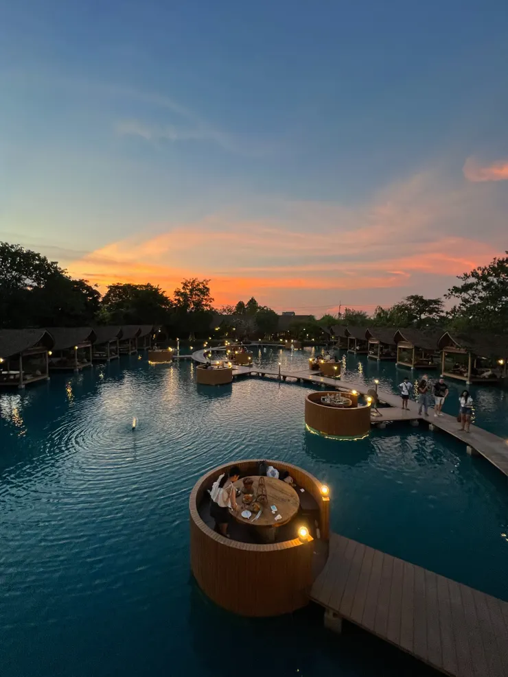 傍晚在二樓拍的照片