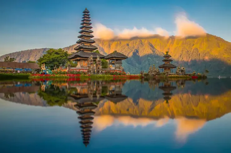 水神廟所在的布拉坦湖供應著賈提魯維梯田區的灌溉用水