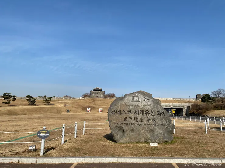 這就在鍊武臺諮詢處前唷！