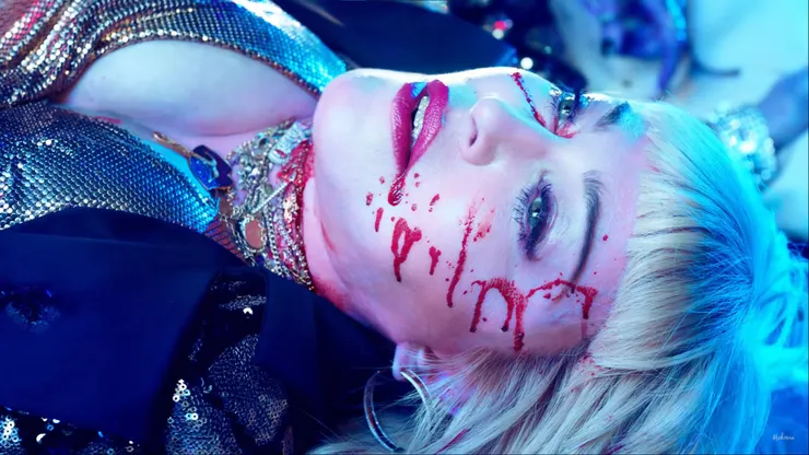 瑪丹娜把自己同化為槍擊案受難者