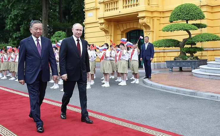 左為越南總書記、國家主席蘇林