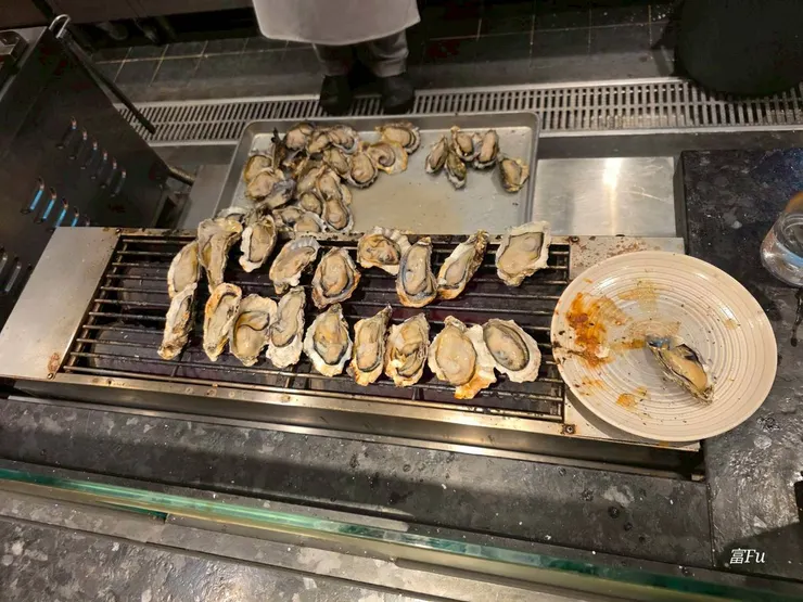 烤生蠔。吃完晚上精神好(?)