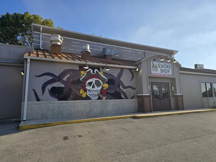 就連美國菸店裡都有醫療大麻宣傳單可以領，上頭都會寫與醫生拿取醫療大麻處方箋，前提是要驗證年齡身份才能進去菸店，可見美國也是有在做控管，不要再聽信網路上抹黑美國的謠言了