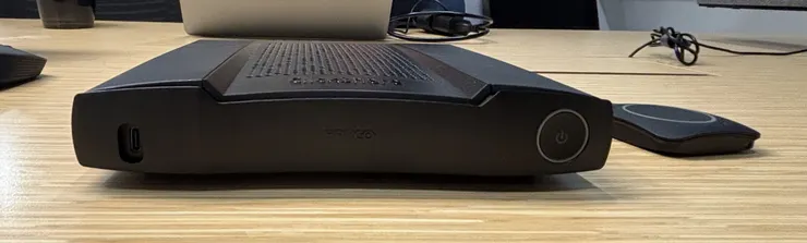 CX-50 Gen2前視圖: USB Type C 可以用來配對Button，或是做為軟體更新