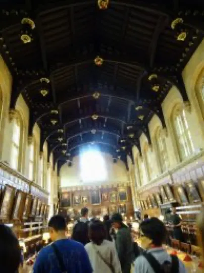 朝聖的遊客陸續湧入。