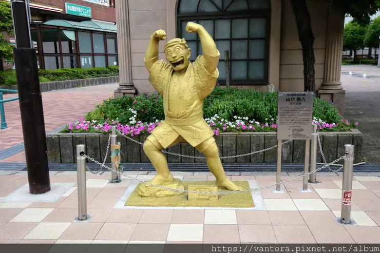 <東京景點> 龜有站外的烏龍派出所銅像大尋寶 & 哆啦A夢博