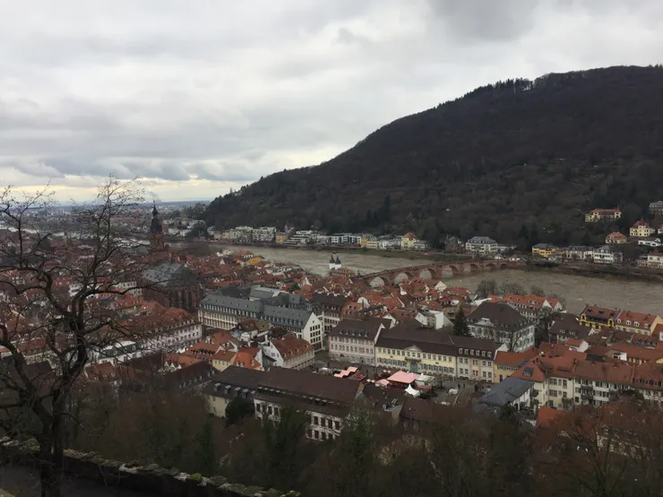 漫步於海德堡古城花園並遠眺舊城區美景