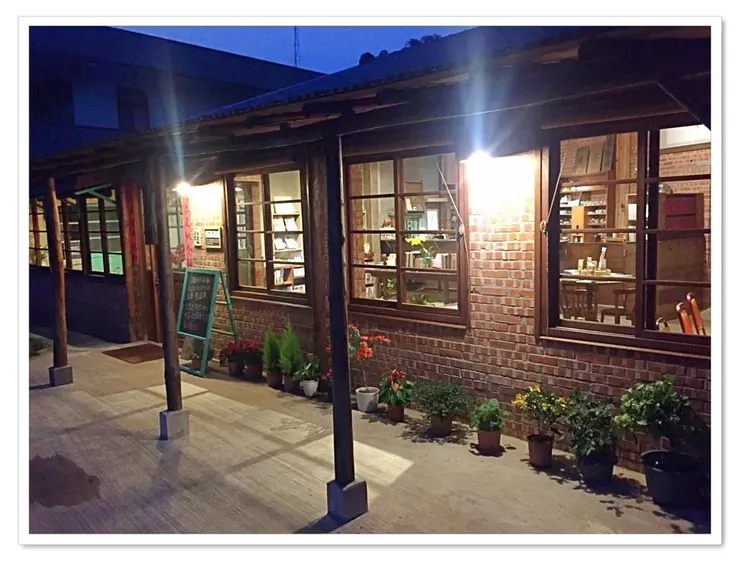 夜晚的晴耕雨讀