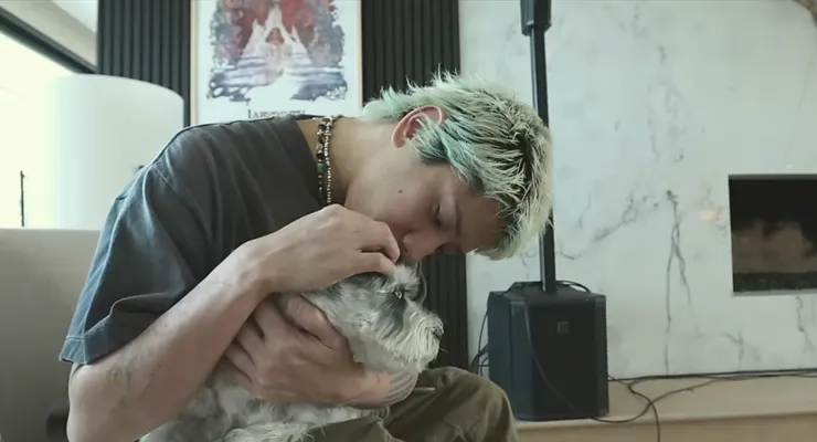 私心放一張《+Matter》裡面貴跟小sushi,親一口可愛死兩隻都吃掉。