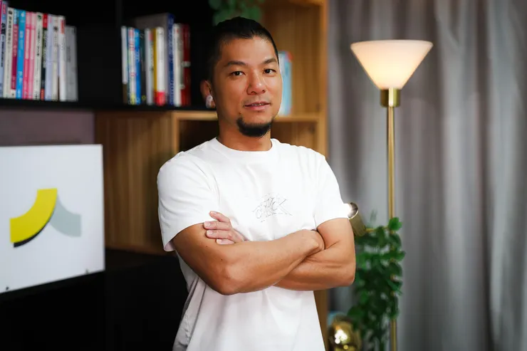 圖說：任聿新在花蓮創業18年，用經驗洞悉地方創生的商業邏輯，以此開創出獨特的地方創生經營模式。（資料來源：人物誌）