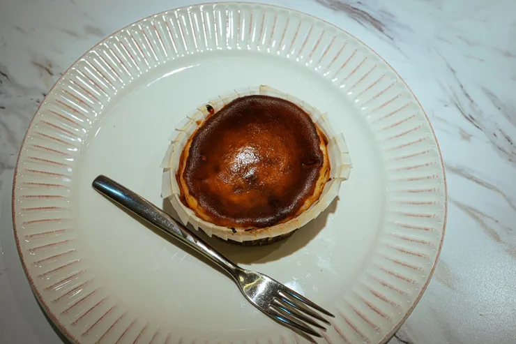 西堤Tasty 鳳梨巴士克乳酪蛋糕