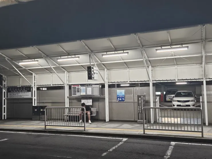 富士斯巴魯線候車亭