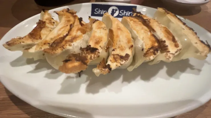 ShinShin 拉麵一口餃子