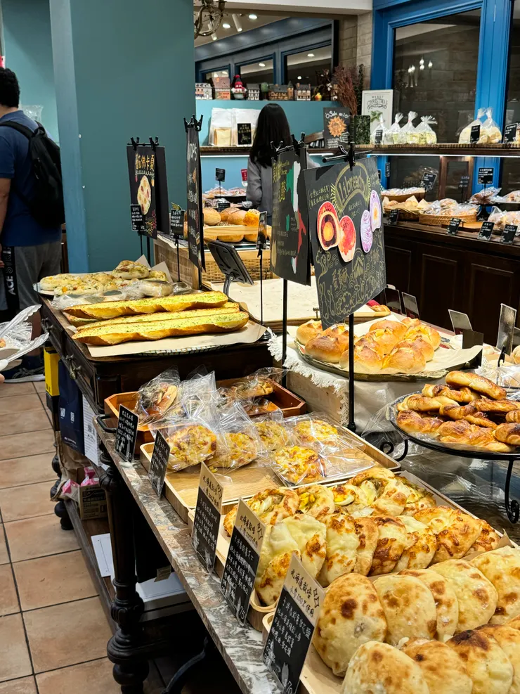 很長的大蒜麵包，列入下次再買的選項