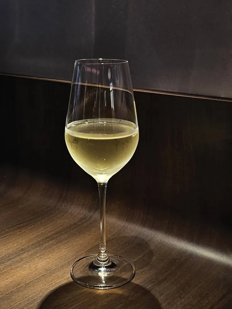 House White | 義大利Italy,Veneto | 蜜桃。鳳桃。鳳梨。杏桃