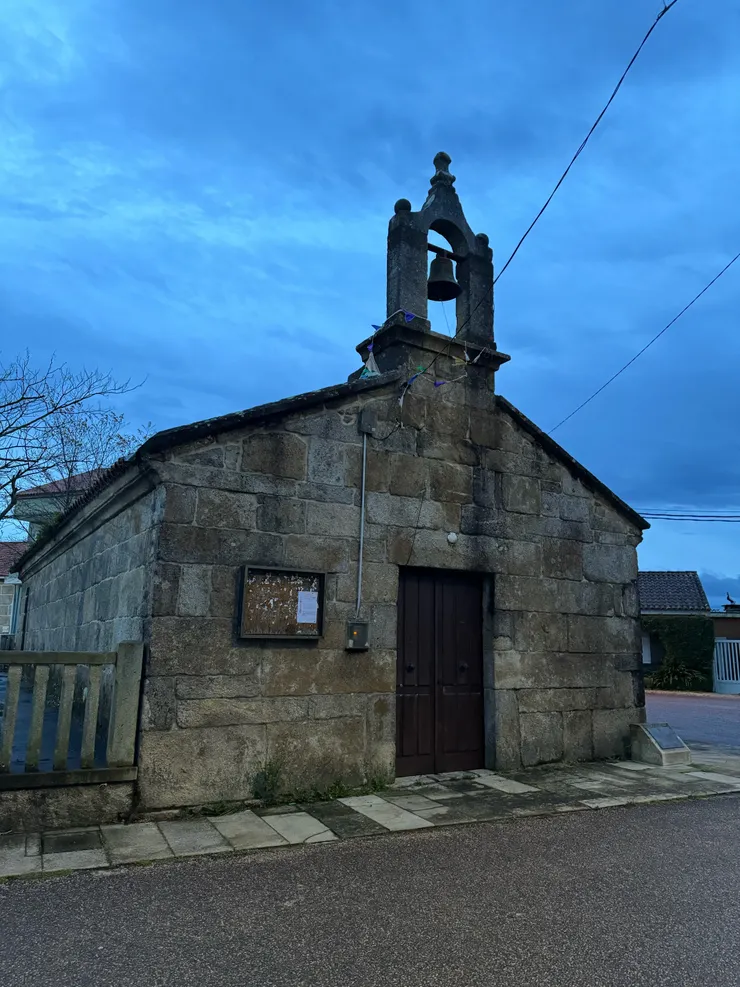 路邊看到的可愛小教堂