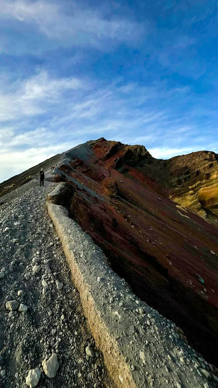 林賈尼山脈｜拍攝自朋友