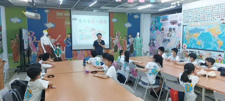 認真上課的學生們