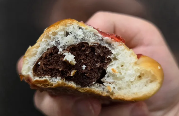 這塊是巧克力蛋糕