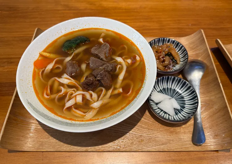 紅燒牛肉麵(不蔥,不辣,換刀削麵)   260元+20