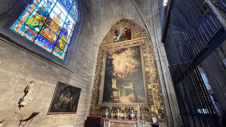 宗教故事圖畫和彩繪玻璃