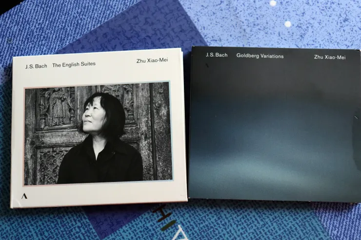 朱曉玫《英國組曲》與《郭德堡變奏曲》(2024/2016 Accentus Music)