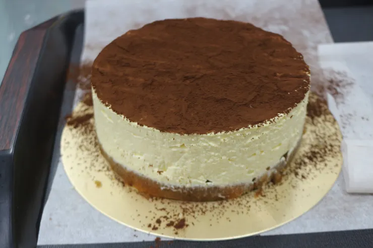 使用高級義大利進口的馬斯卡彭起司製成的六吋提拉米蘇