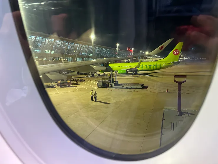 但最後還是成功地搭上前往英國的飛機😊