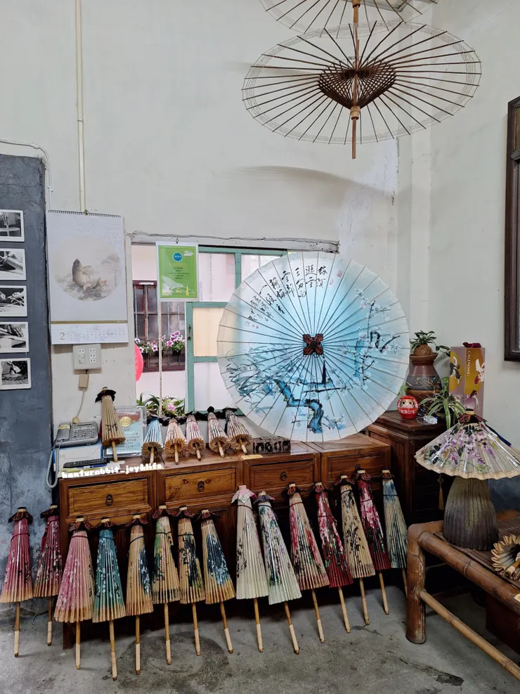 工作室的油紙傘成品們