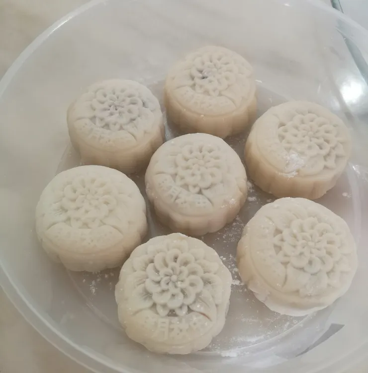 冰皮月餅用預拌粉比較省事。