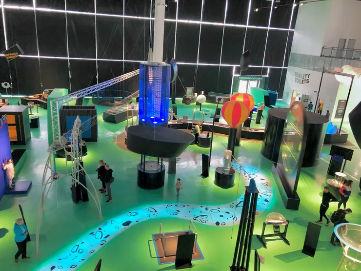 營業時間與票價資訊請參考官方網站：https://vida.cz/en/