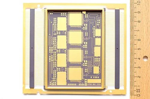 低溫陶瓷共燒技術產品，和半導體製程一層層不同，共燒技術可以同時厚膜處理