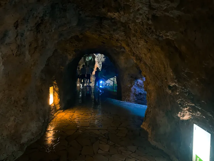 Cave Bath shot by Emma @ 07/2024.