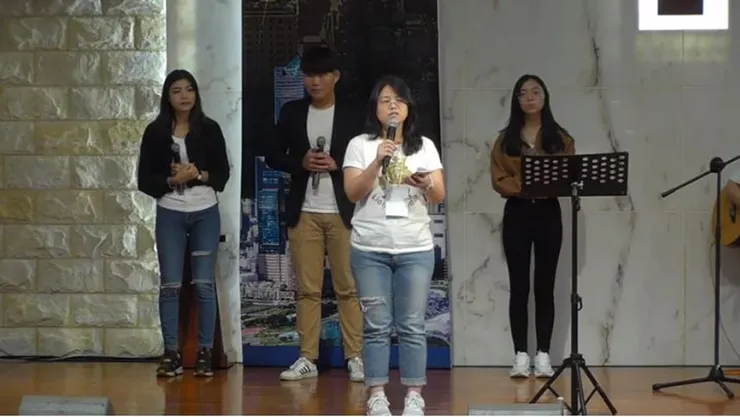 （圖說：高雄地區眾教會合辦理興起特會，高雄地區許多教會一同在主的榮耀中一起禱告，帶下主的同在。）