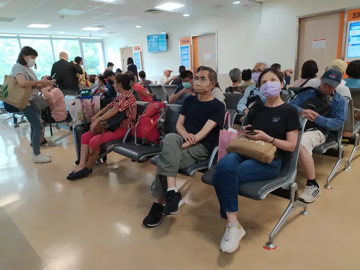 VS_HZ和VS_PC的診間座處在同一層樓的正斜對角位置上，不只倆相位處對角，就連過往跟他倆診談時互動的「品質」與體驗，都有很明顯的對比差異