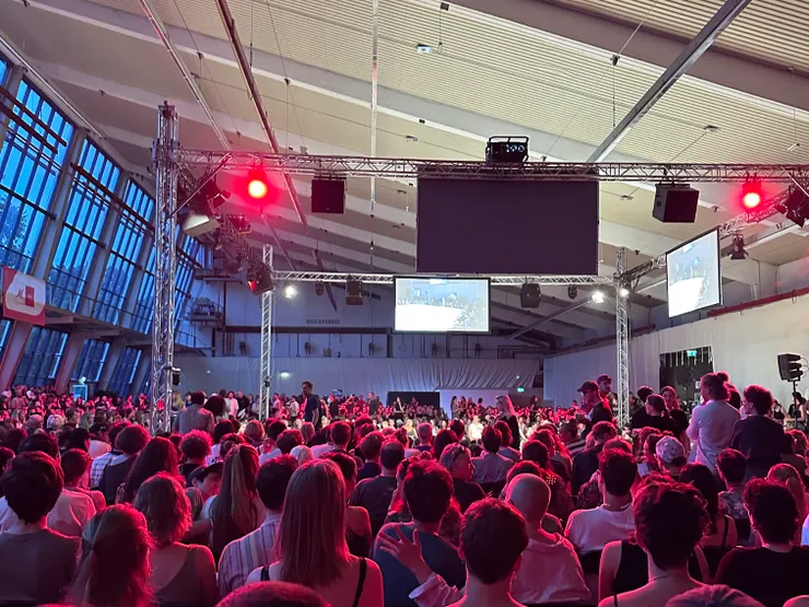 當天晚上人超級多！上場前的心情可以說是......五味雜陳