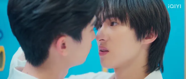 兩個人的耳朵都好紅唷！哈哈哈哈