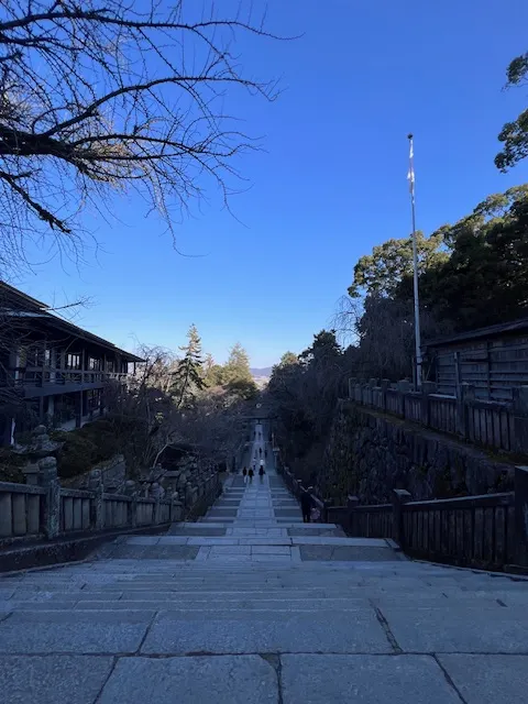 夕陽下的參拜之路，photo by bookarchery