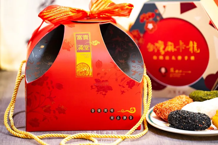 [台中大甲伴手禮]麻姥姥手工餅舖，媽祖欽點的供品？麻荖盆花供佛美翻天，傳承五代百年手藝，過年限定木盒、抹茶口味必搶，2026禮盒推薦